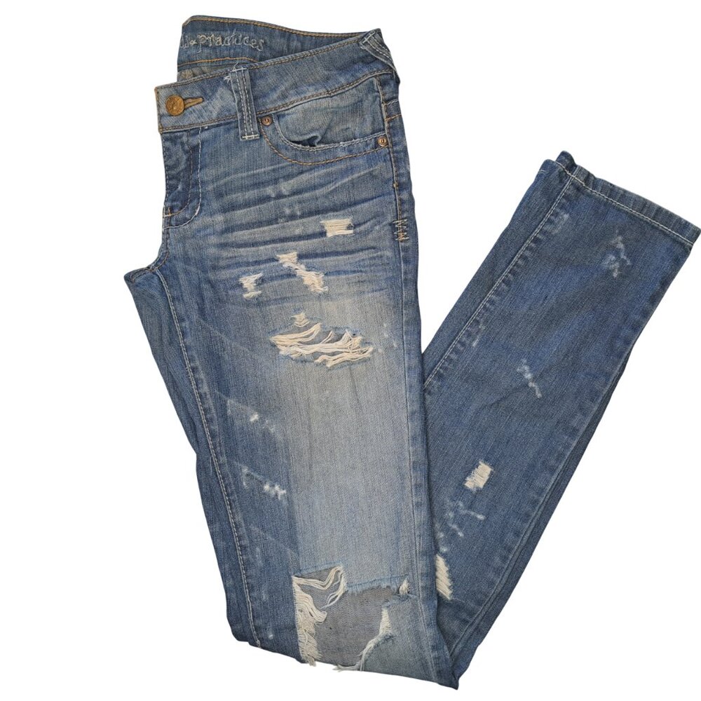 Standards & Practices Light Wash Distressed Destroyed Jeans Size 3 37